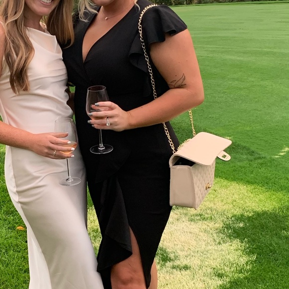 Formal dress - Picture 5 of 5